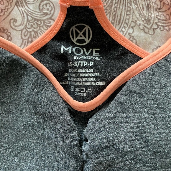 Athletic tank top w/ built in bra - Picture 2 of 2